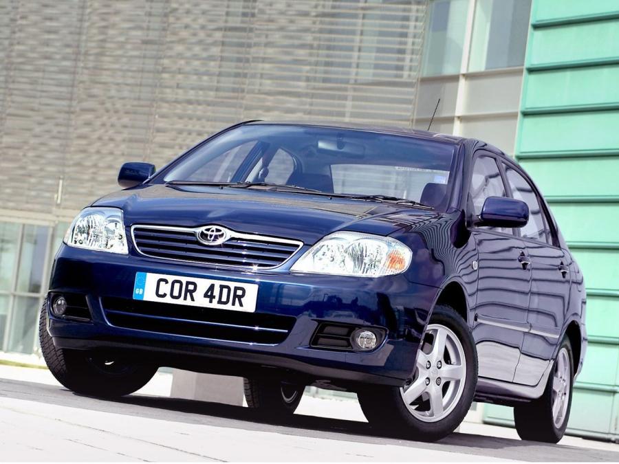  Toyota Corolla Sedan 2004 года  (UK) (фото 6 из 8)
